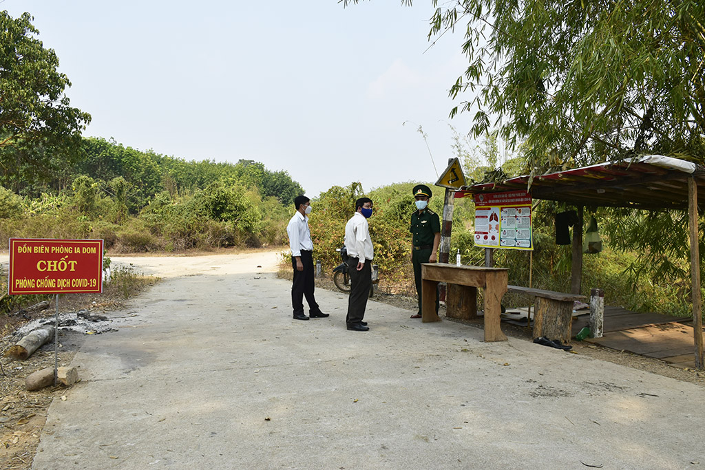 Huyện Ia H’Drai thực hiện nghiêm “Cách ly toàn xã hội”.