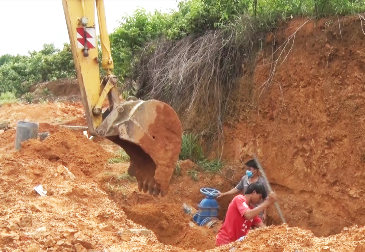 Huyện Ia H'Drai đôn đốc hoàn thiện công trình cấp nước sinh hoạt