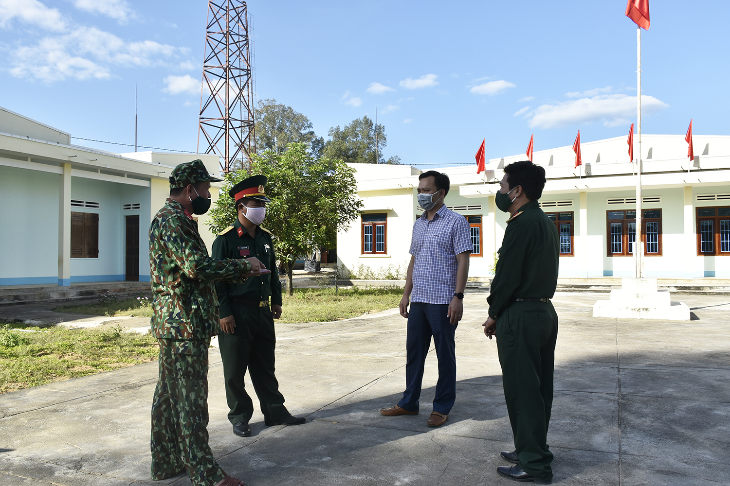 Huyện Ia H’Drai: Họp khẩn triển khai nhiệm vụ phòng, chống dịch Covid-19