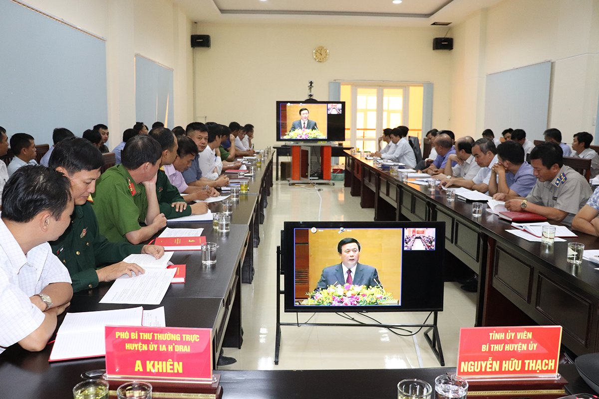 Huyện Ia H'Drai tham dự Hội nghị trực tuyến toàn quốc nghiên cứu, học tập, quán triệt, tuyên truyền Nghị quyết Đại hội XIII của Đảng