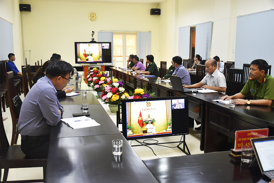 Huyện Ia H'Drai họp trực tuyến toàn quốc về phòng, chống COVID-19.