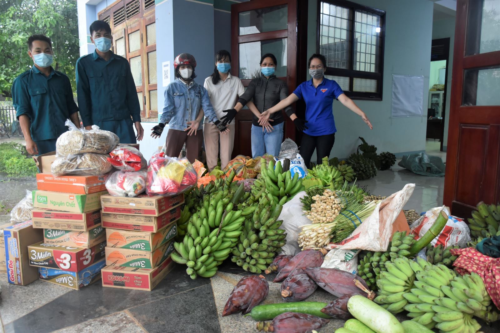 Huyện Ia H'Drai quyên góp hàng hóa gửi TP. Hồ Chí Minh chống dịch