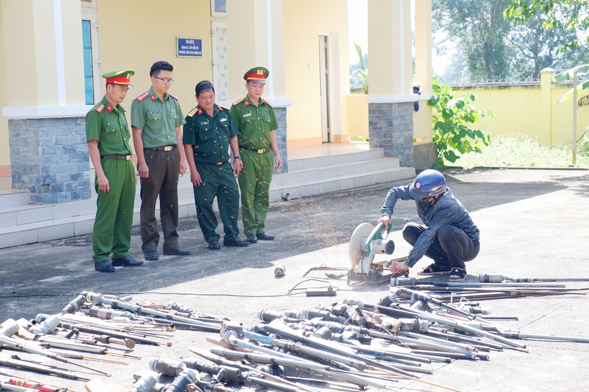 Ia H’Drai: Tổ chức tiêu hủy vũ khí, vật liệu nổ, công cụ hỗ trợ