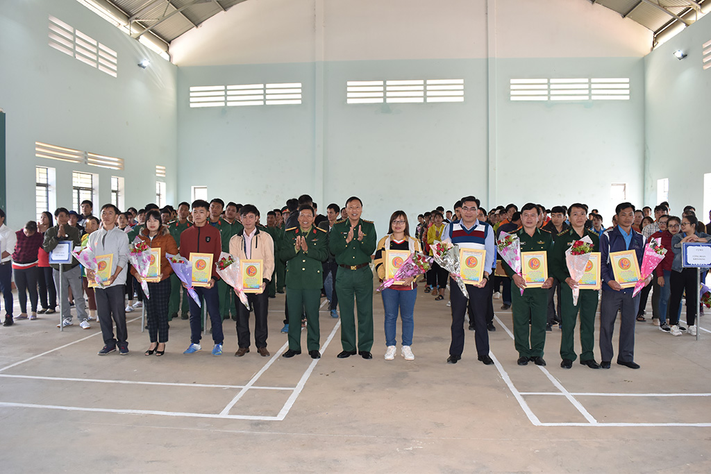 Ia H'Drai: Khai mạc các hoạt động kỷ niệm 30 năm ngày Hội Quốc phòng toàn dân và 75 năm ngày thành lập Quân đội nhân dân Việt Nam 22/12