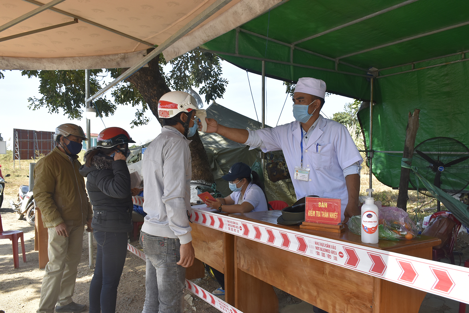 Huyện Ia H'Drai: Triển khai cấp bách các biện pháp phòng, chống dịch Covid-19