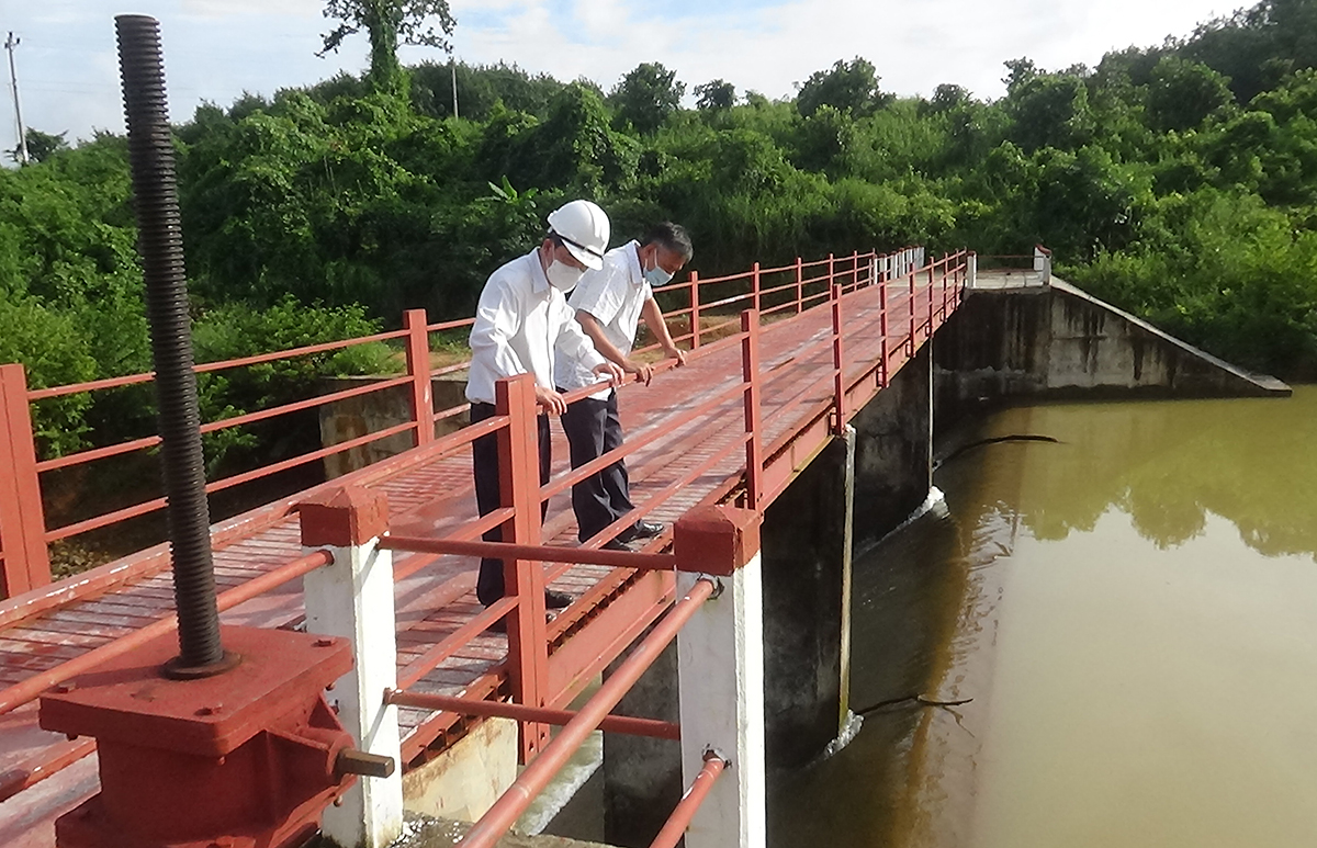 Ia H'Drai: kiểm tra an toàn hồ đập và các công trình xây dựng trong mùa mưa bão