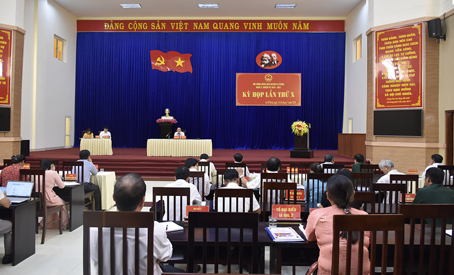 Khai mạc Kỳ họp thứ 10, Hội đồng nhân dân huyện Khóa X , nhiệm kỳ 2016 - 2021