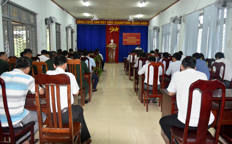 Bế giảng lớp bồi dưỡng công tác Đảng cho Bí thư chi bộ và cấp ủy viên cơ sở năm 2020