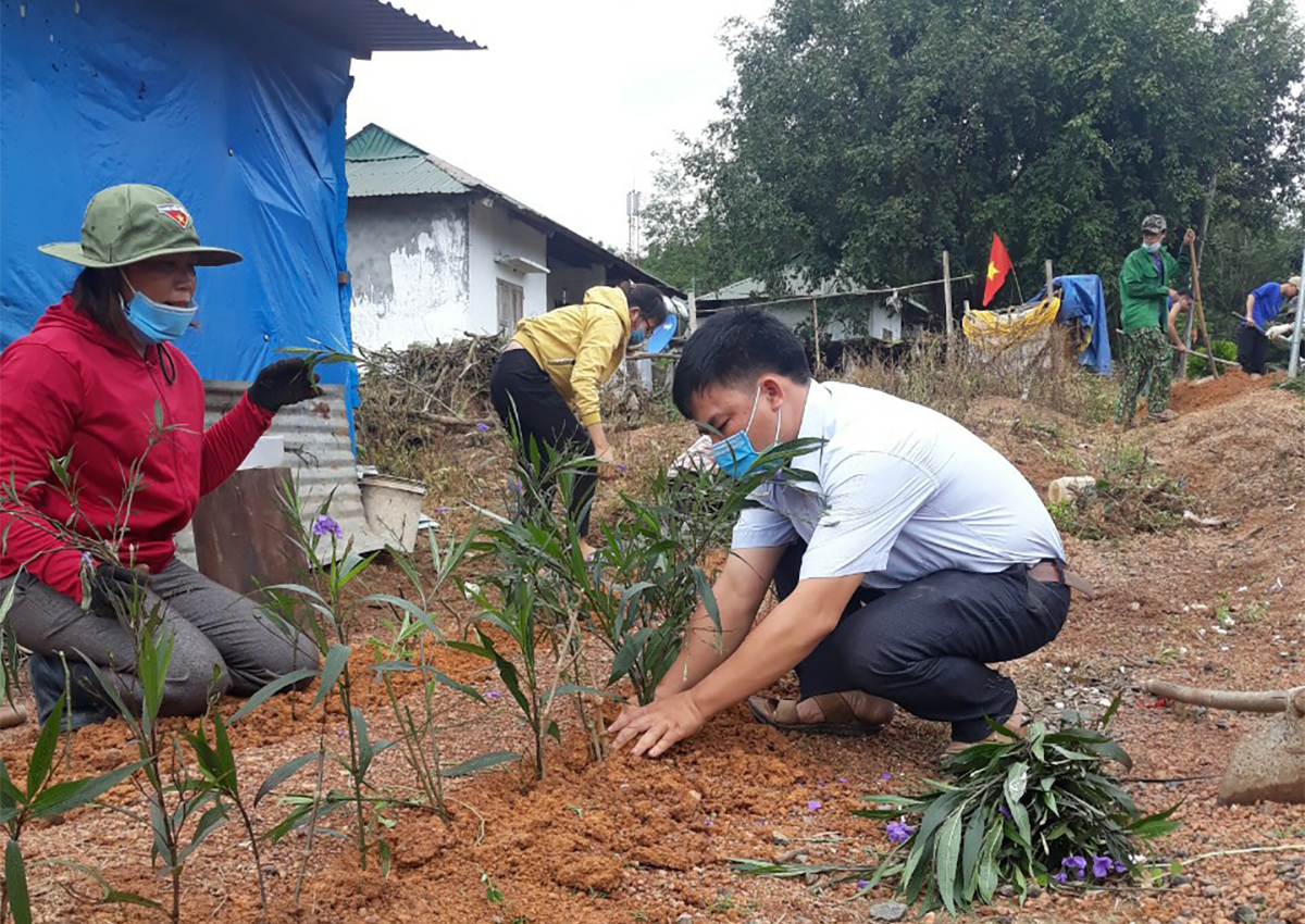 Ia Dom phấn đấu đạt tiêu chí số 17 về Môi trường và An toàn thực phẩm